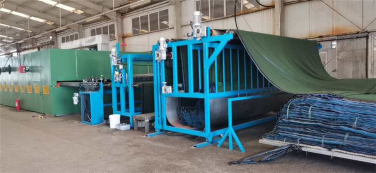 130mm Artificial Grass Production Line Turf Back Glue Machine 4m TPR TPE